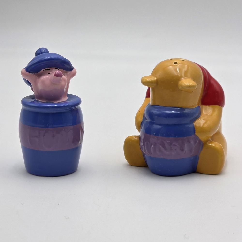Disney Winnie the Pooh & Piglet Salt and‎ Pepper Shakers READ
